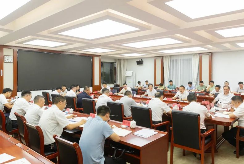 市政府召开专题会议 研究服务业发展工作
