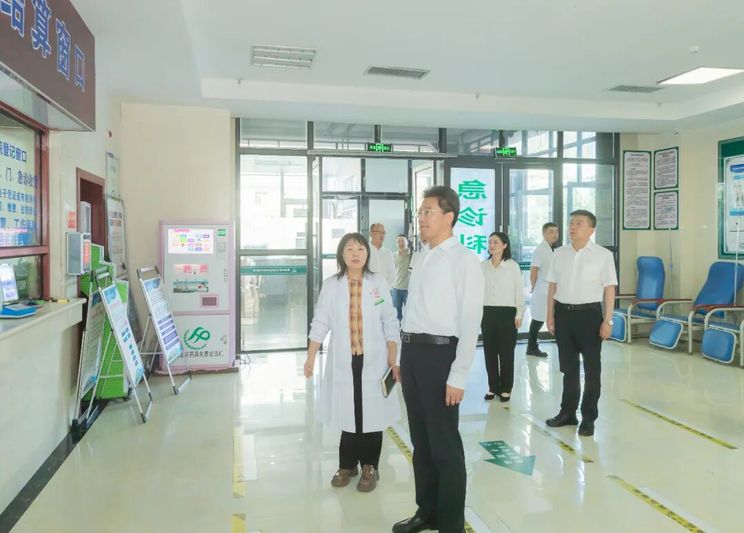 尹恒斌到镇宁自治县督导调研